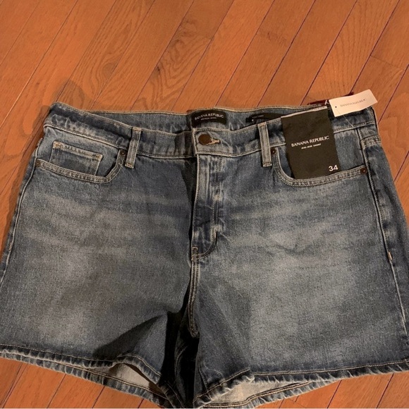 Banana Republic Pants - NWT women’s Banana Republic mid-rise shirt size 34 or 16